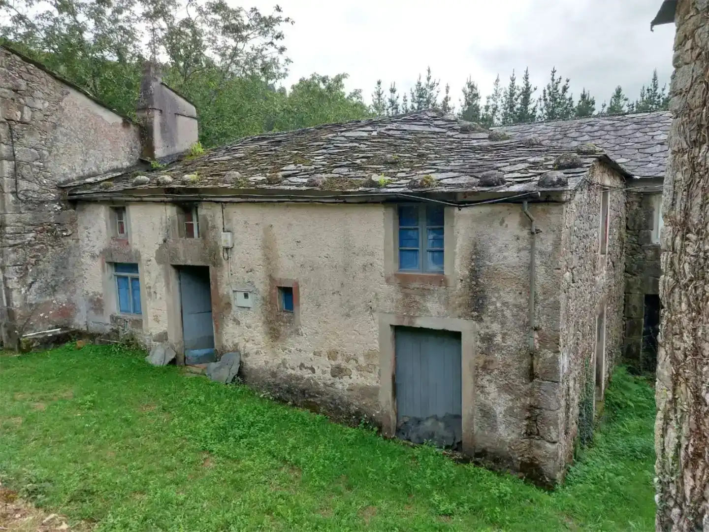 Außenansicht von Country house zum Verkauf in Ourol