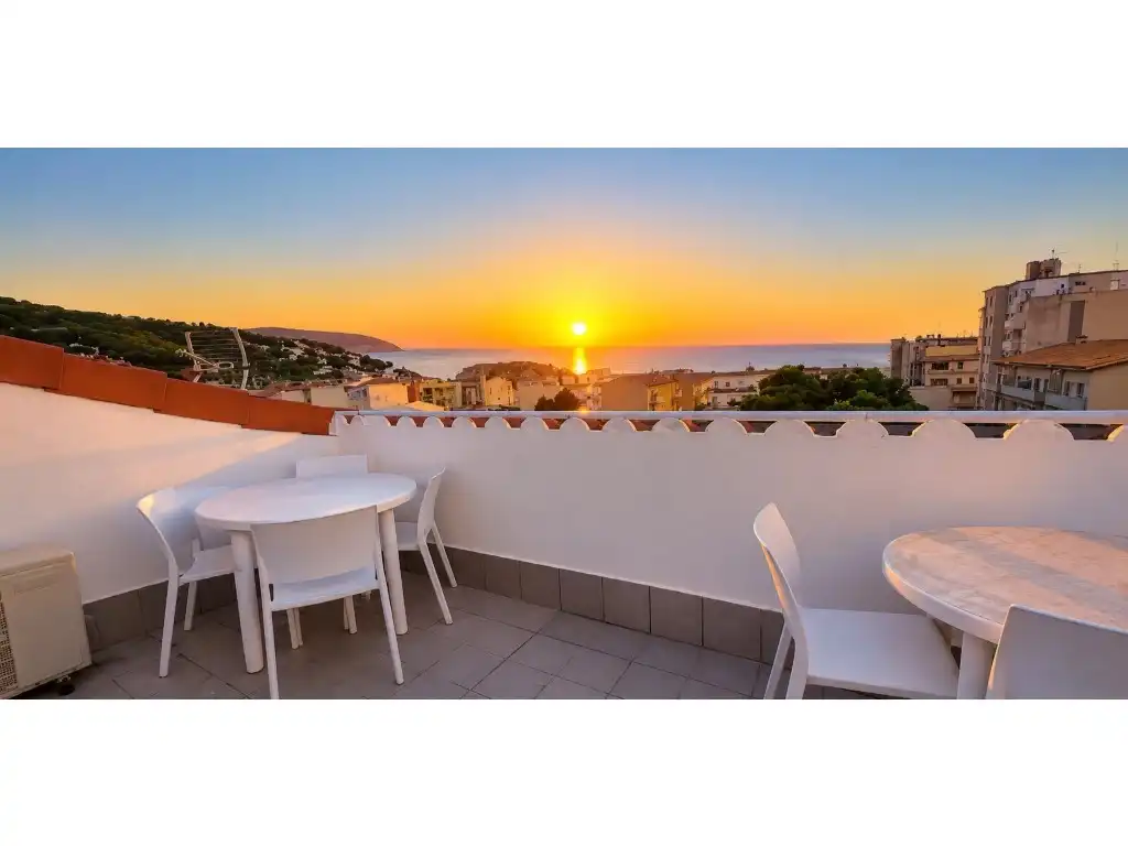 Duplex con piscina in vendita a Calle Esglesia Estartit 32