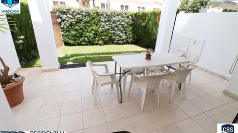 Foto 2 de Casa adosada en venda a Avenida de el Rompido, 9, Cartaya, Huelva