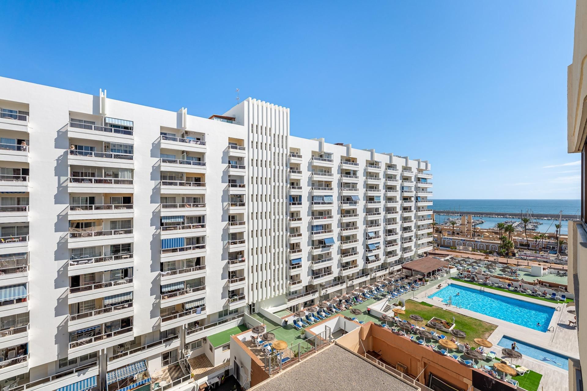 Exterior view of Attic for sale in Fuengirola  with Air Conditioner and Terrace