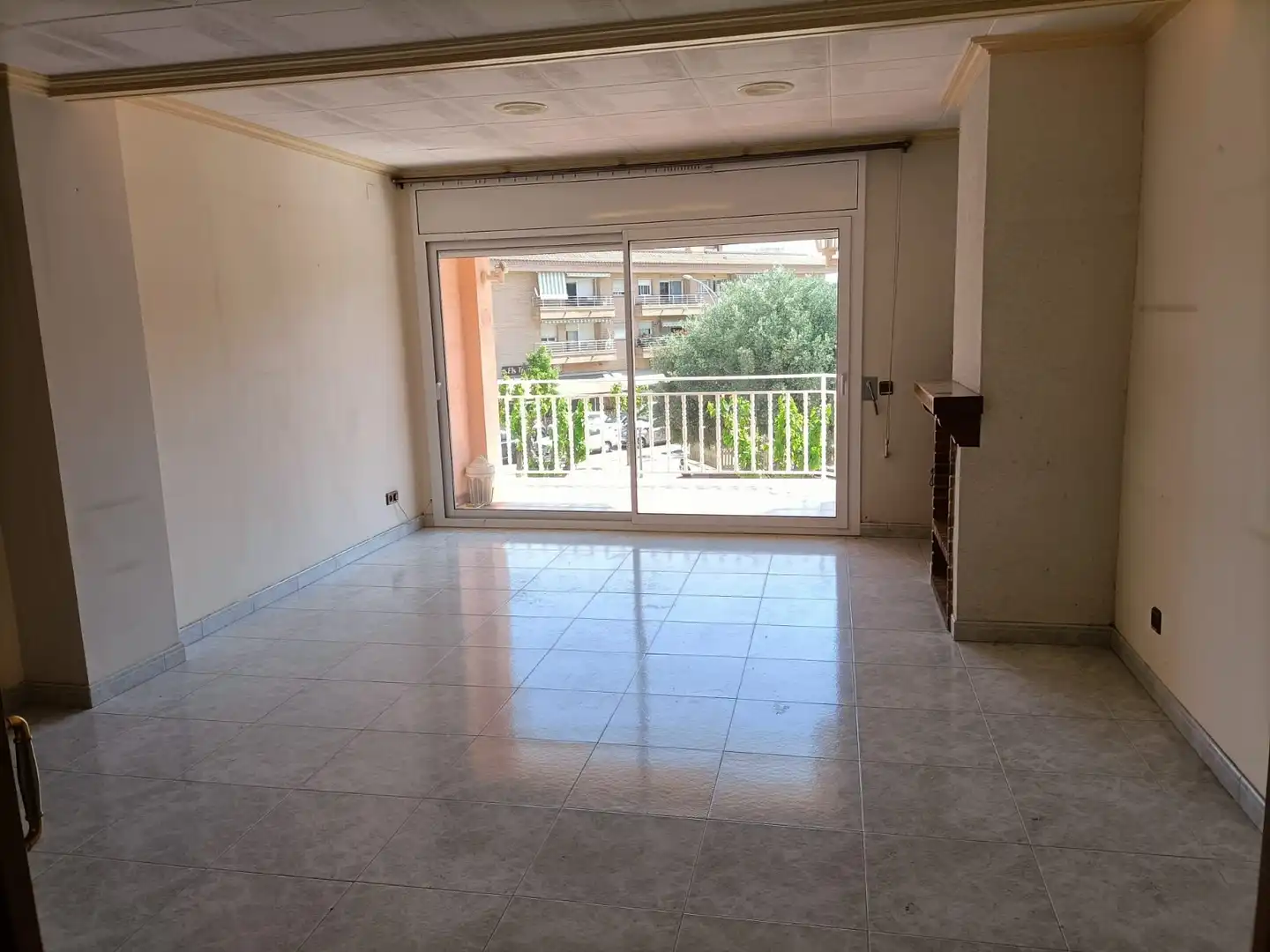 Sala de estar de Dúplex en venta en Pineda de Mar con Calefacción, Terraza y Amueblado