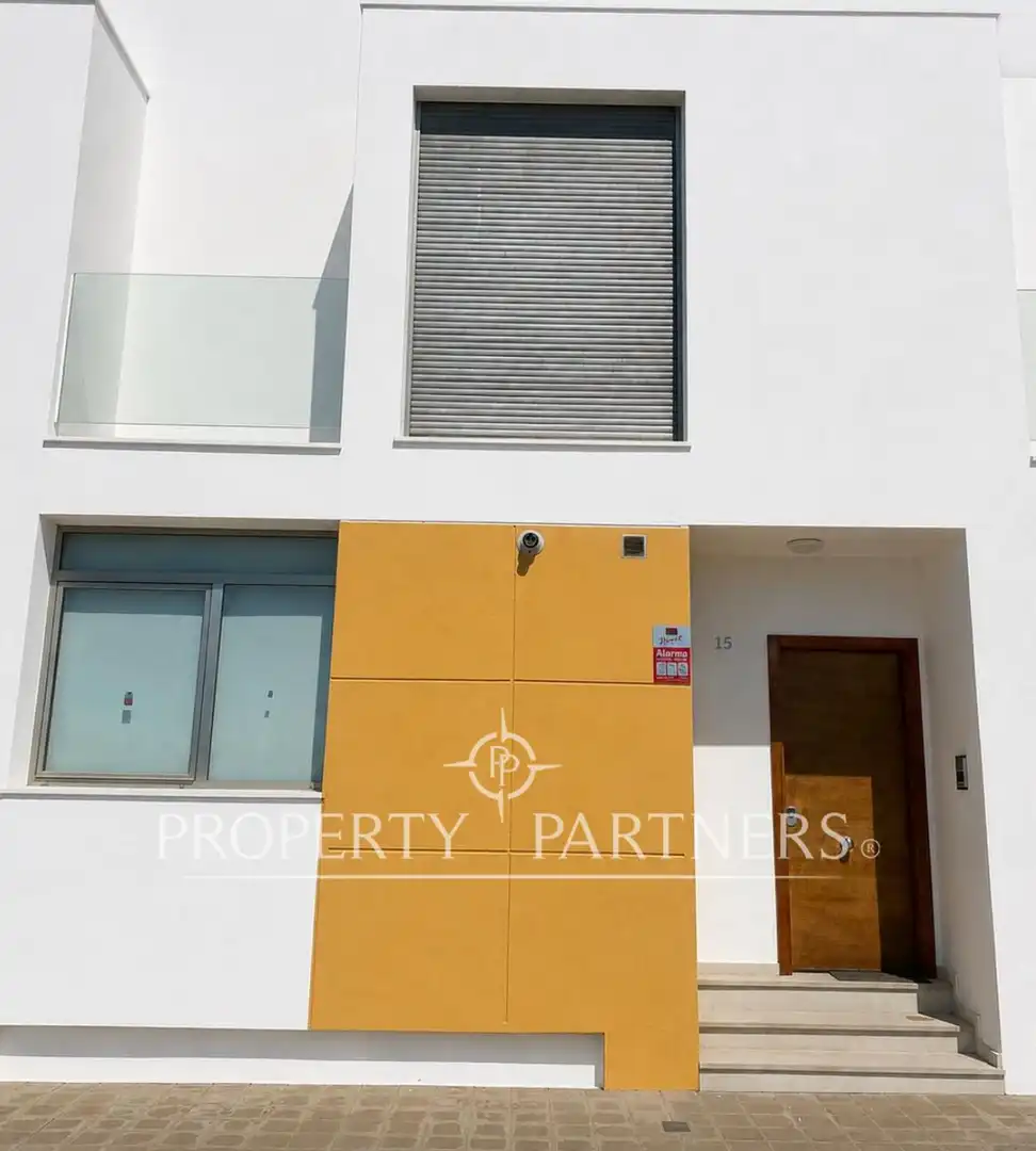 Vista exterior de Casa adosada en venta en La Pobla de Vallbona con Aire acondicionado, Calefacción y Terraza