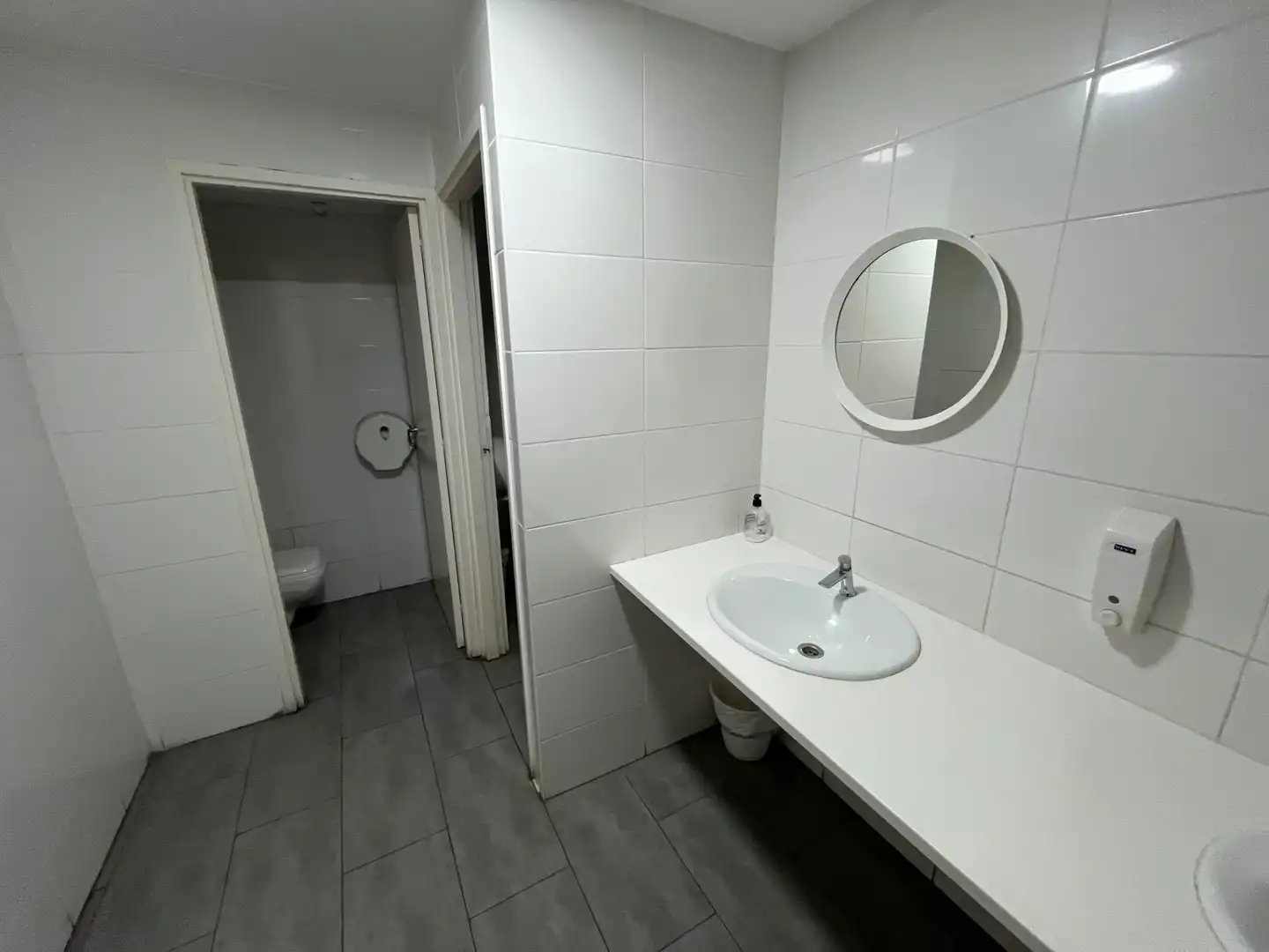 Bathroom of Industrial buildings for rent in Gavà  with Heating and Alarm