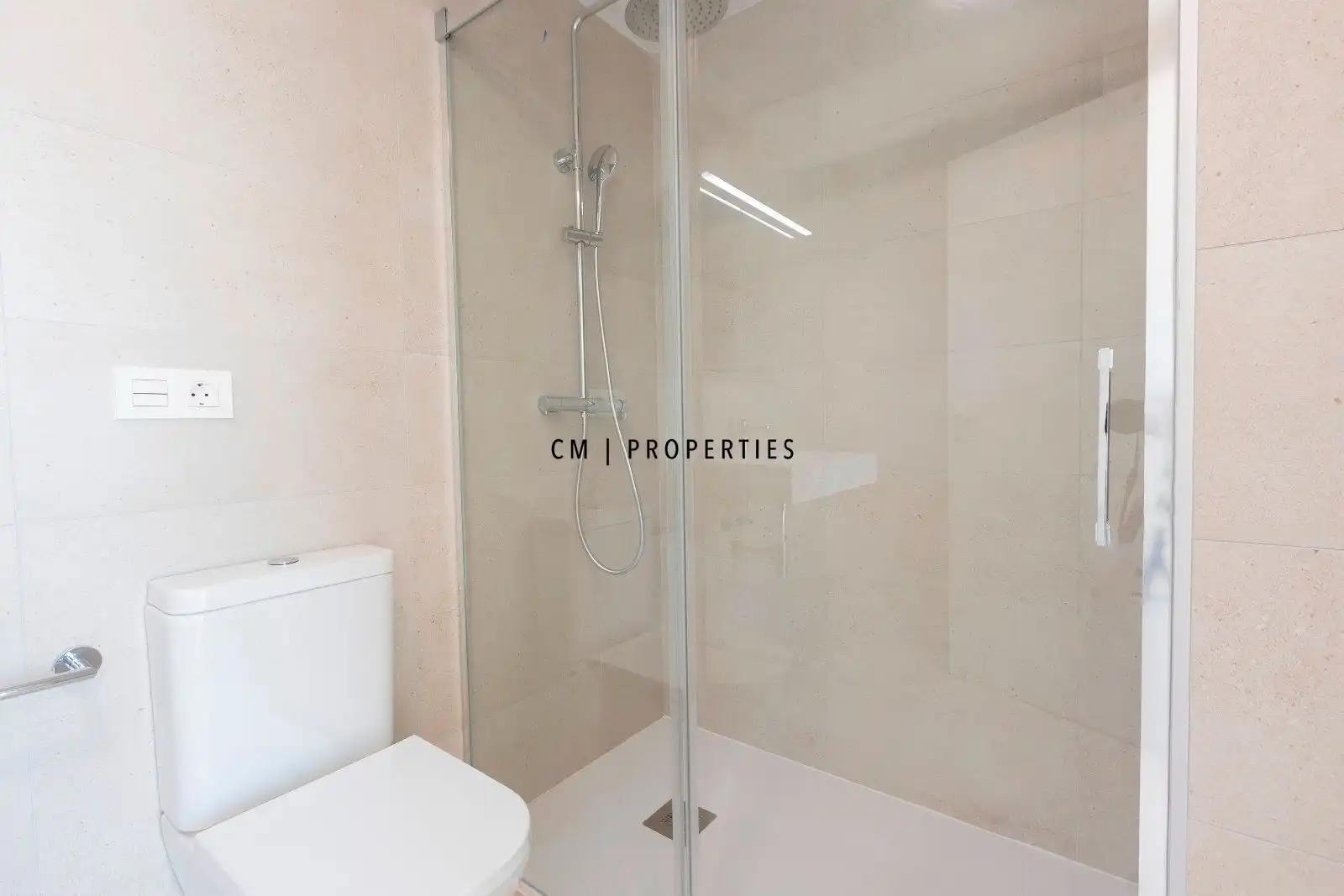 Bathroom of Attic for rent in Sagunto / Sagunt  with Air Conditioner, Heating and Parquet flooring