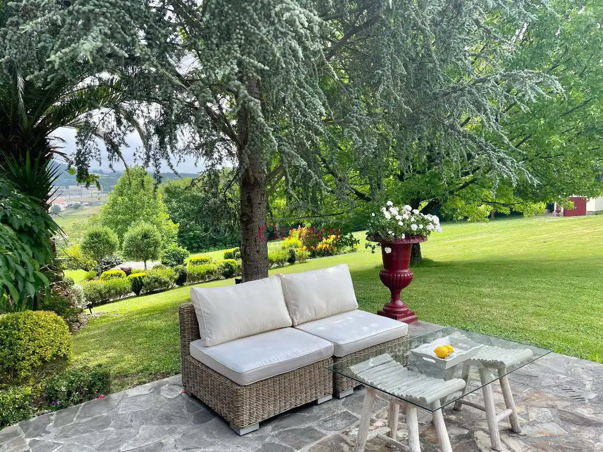 Jardín de Casa o chalet en venta en Loiu con Jardín privado, Terraza y Trastero