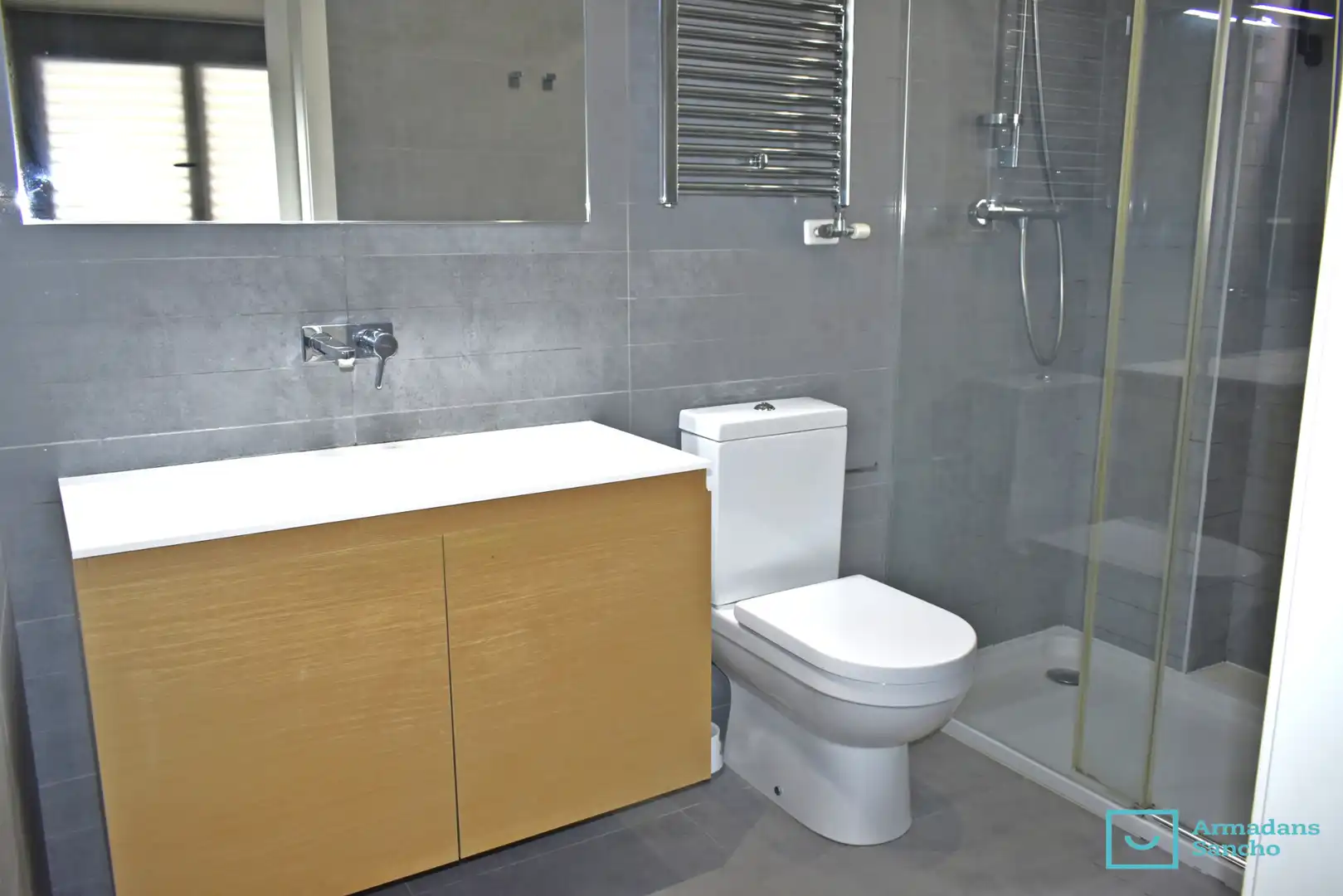Bathroom of Duplexes for rent in Tiana  with Air Conditioner, Parquet flooring and Terrace