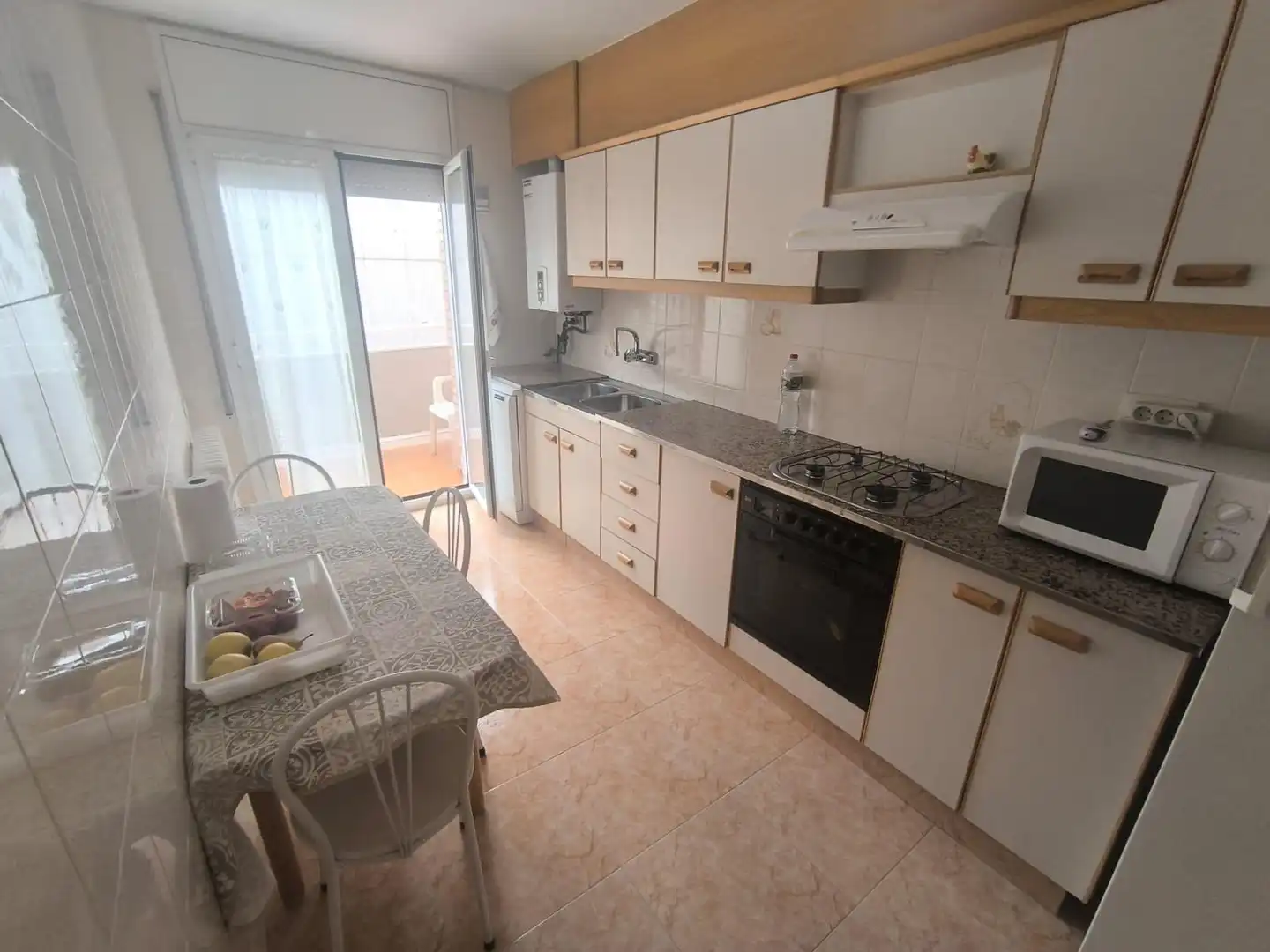 Cuina de Casa adosada en venda en Manresa amb Aire condicionat, Calefacció i Terrassa