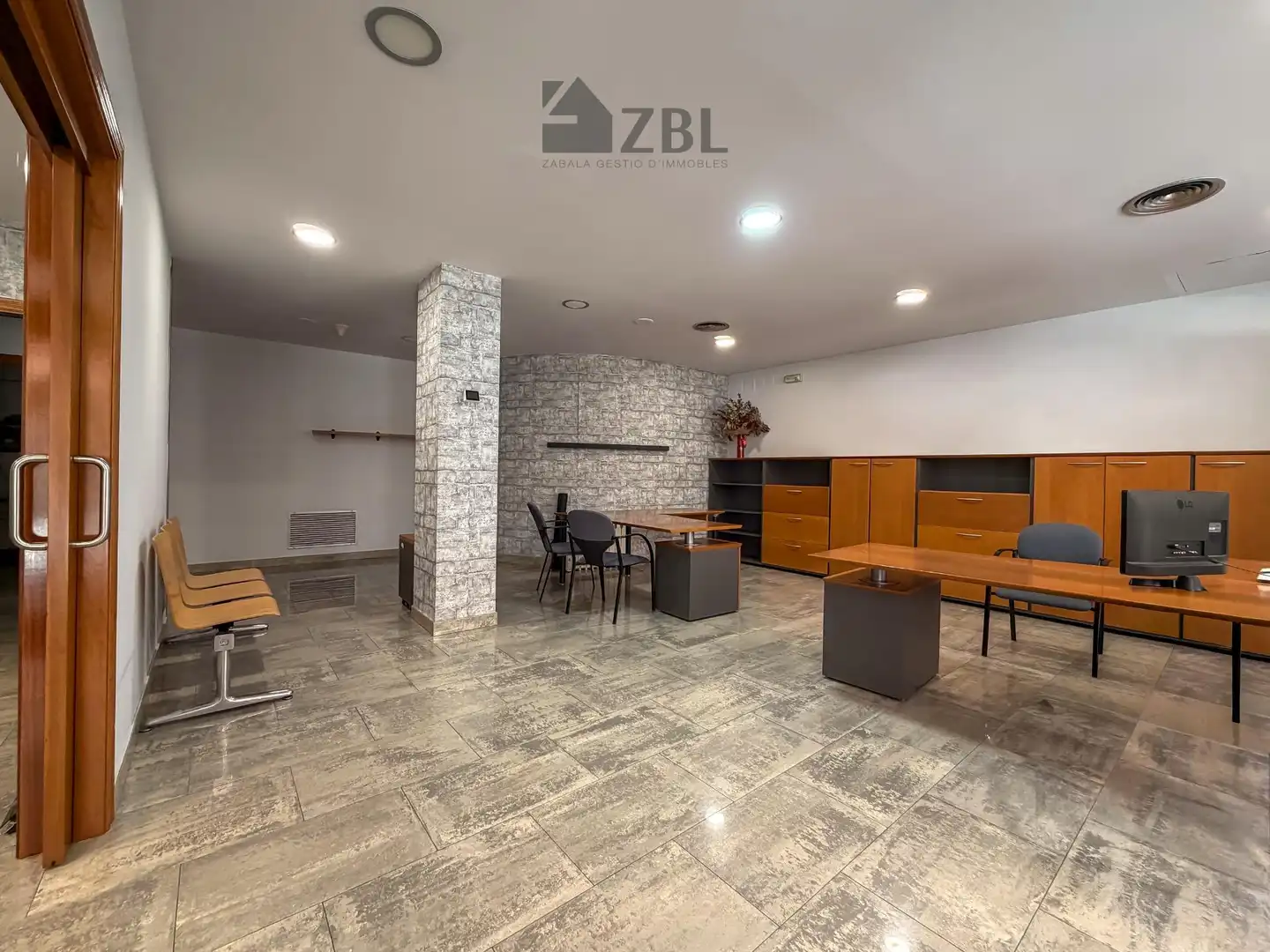 Büro zur Miete in Manresa mit Heizung und Möbliert
