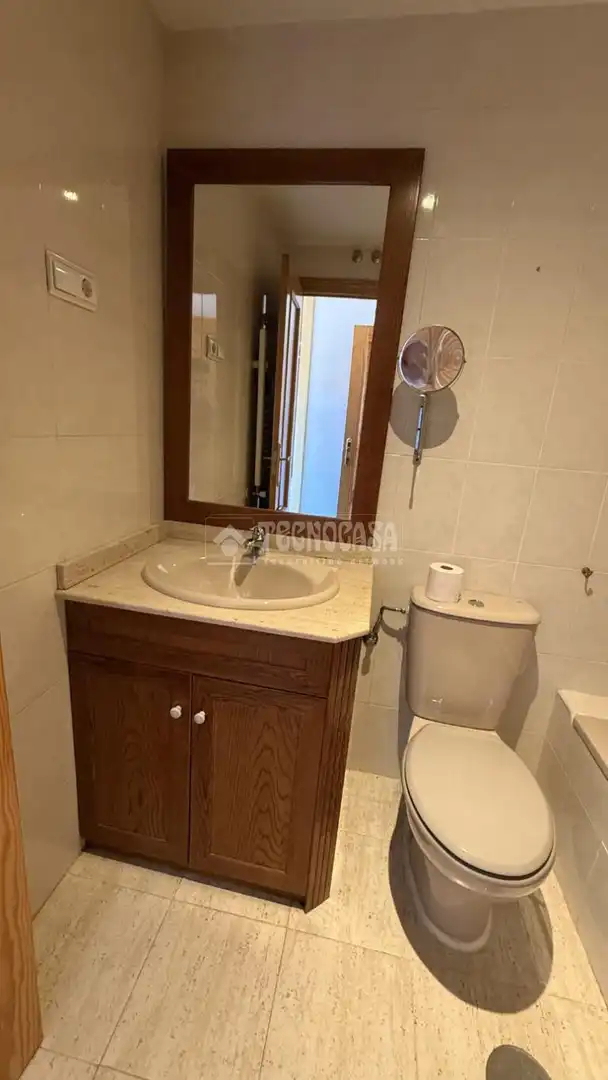 Baño de Piso en venta en Alcalá de Henares con Aire acondicionado, Calefacción y Terraza