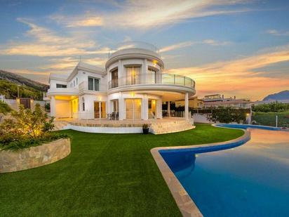 Vista exterior de Casa o xalet en venda en L'Alfàs del Pi amb Aire condicionat, Terrassa i Piscina