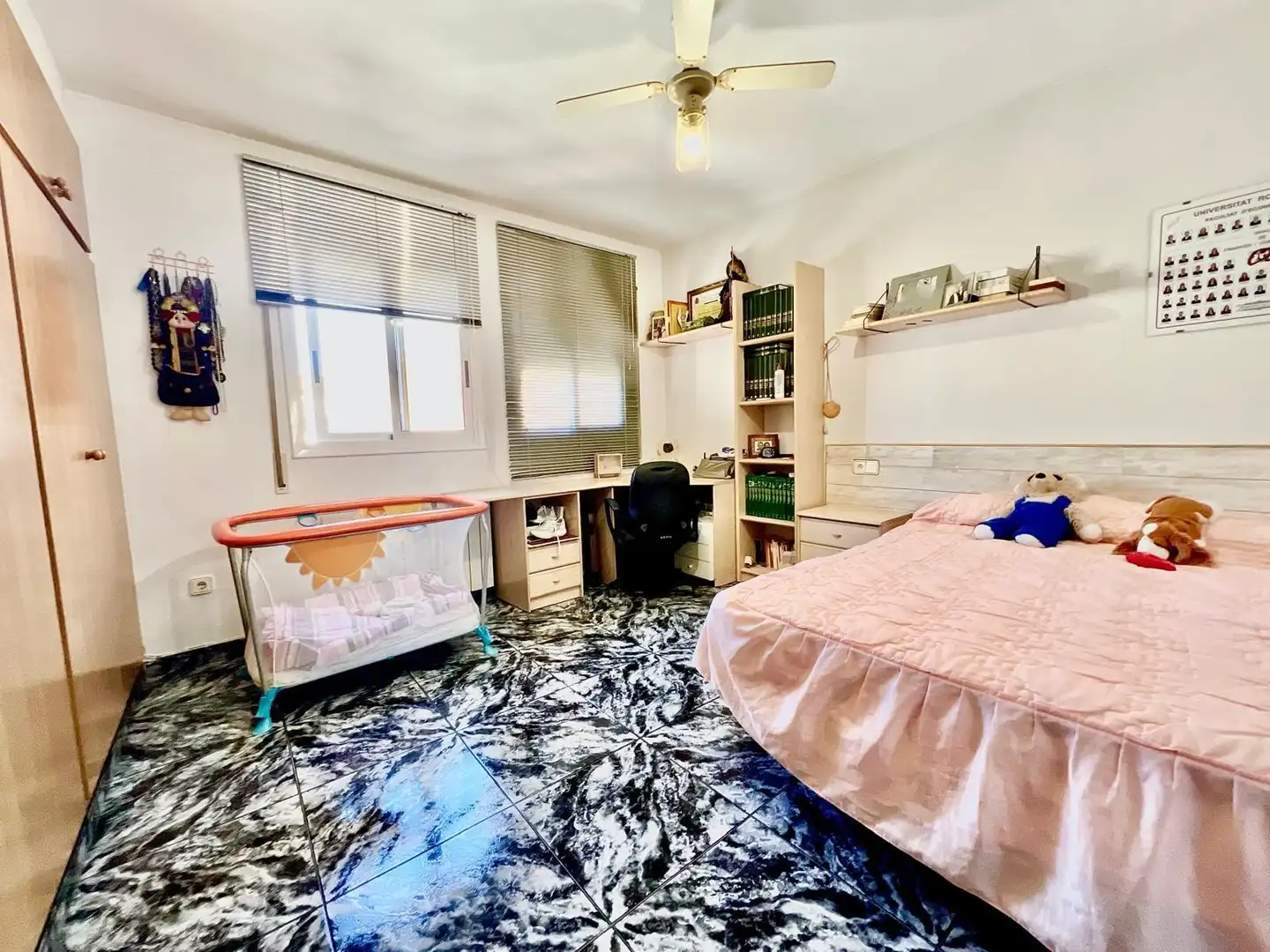 Habitación de Casa adosada en venta en Valls con Aire acondicionado, Calefacción y Jardín privado
