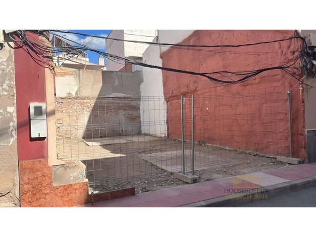 Terreno residencial en Venta en Calle Blas Tortola, 13 en Santiago el Mayor