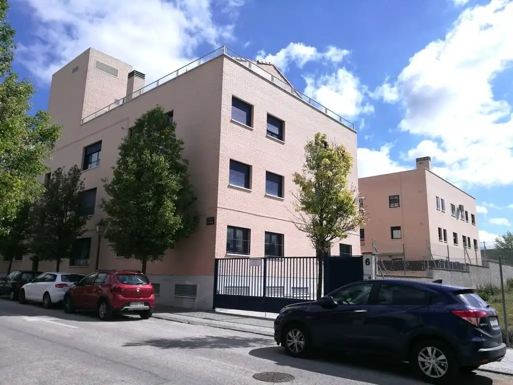 Vista exterior de Pis de lloguer en Daganzo de Arriba amb Calefacció, Moblat i Forn