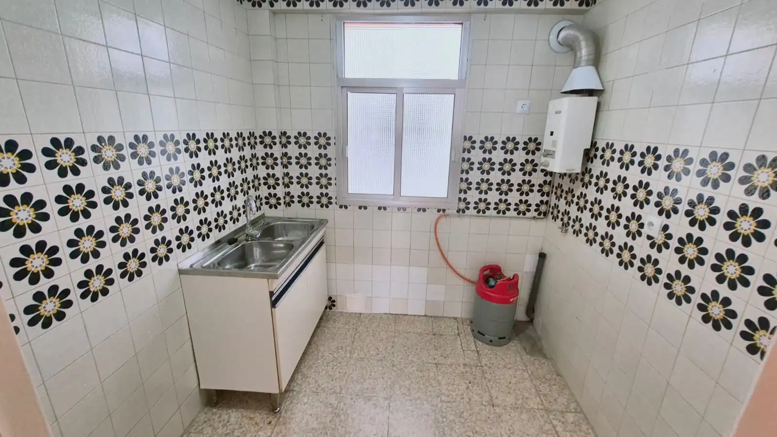 Kitchen of Flat for sale in Sevilla  with Terrace
