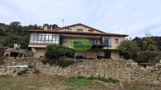 Casa-chalet en Venta en Pantón