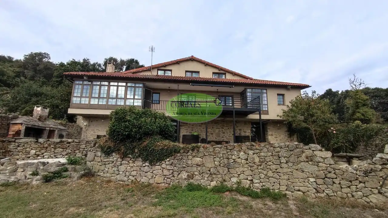 Xalet amb terrassa en venda a Pantón