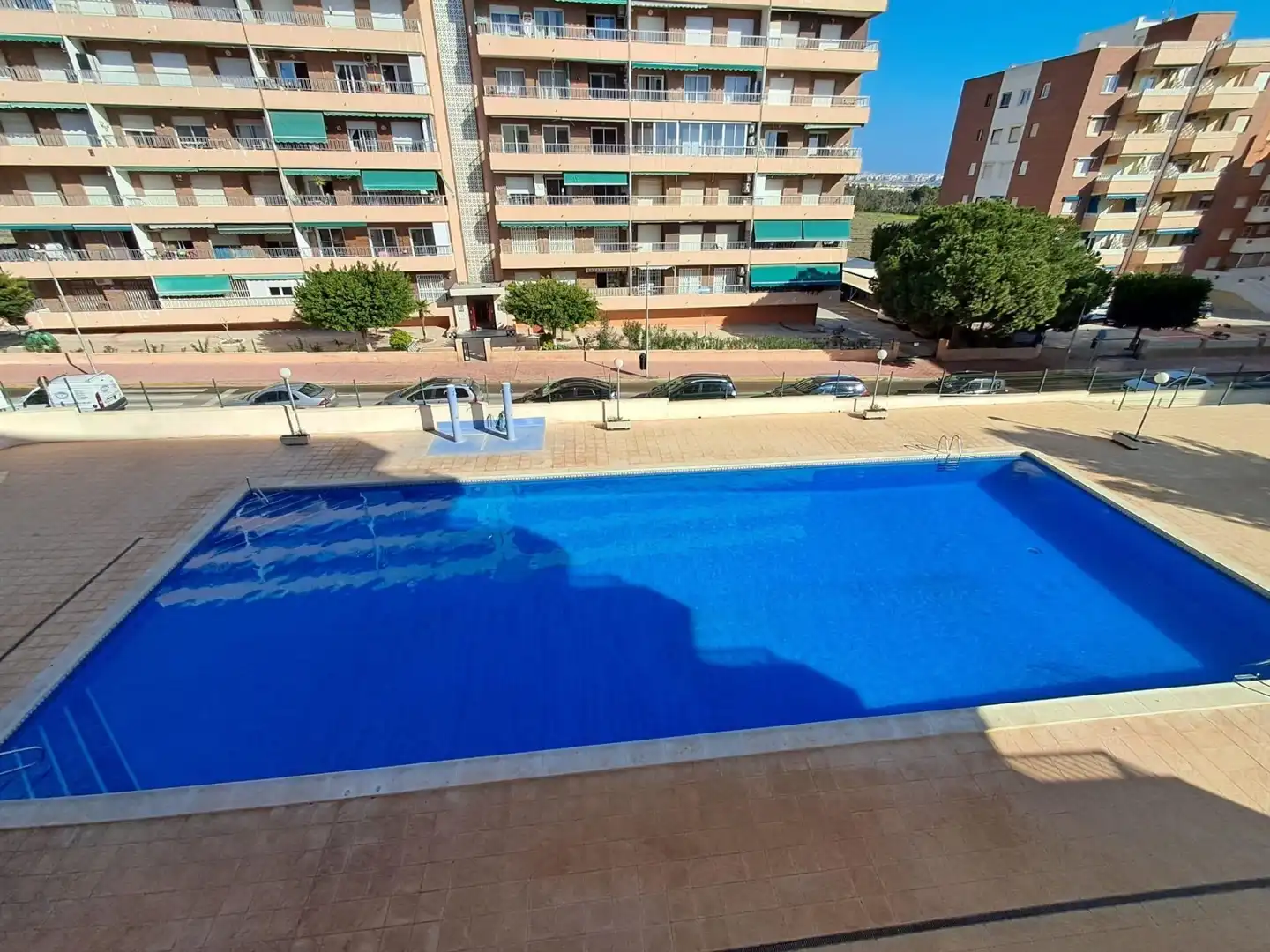 Piscina de Pis de lloguer en Torrevieja amb Aire condicionat, Calefacció i Terrassa
