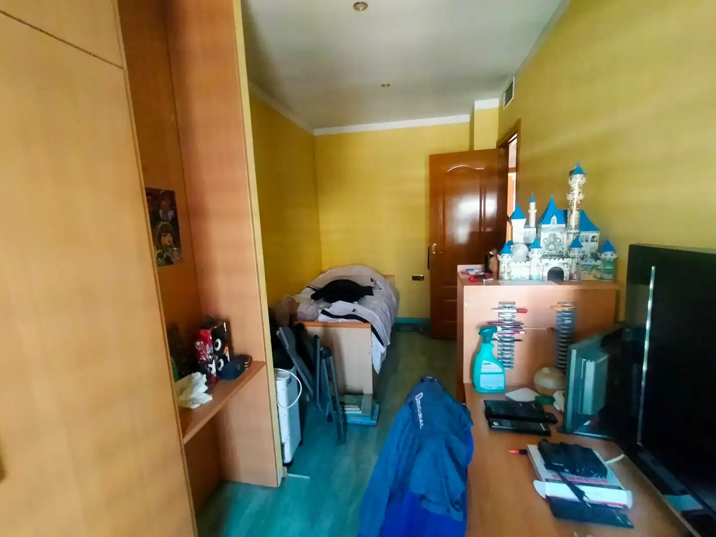 Schlafzimmer von Einfamilien-Reihenhaus zum Verkauf in Sabadell mit Klimaanlage, Heizung und Terrasse