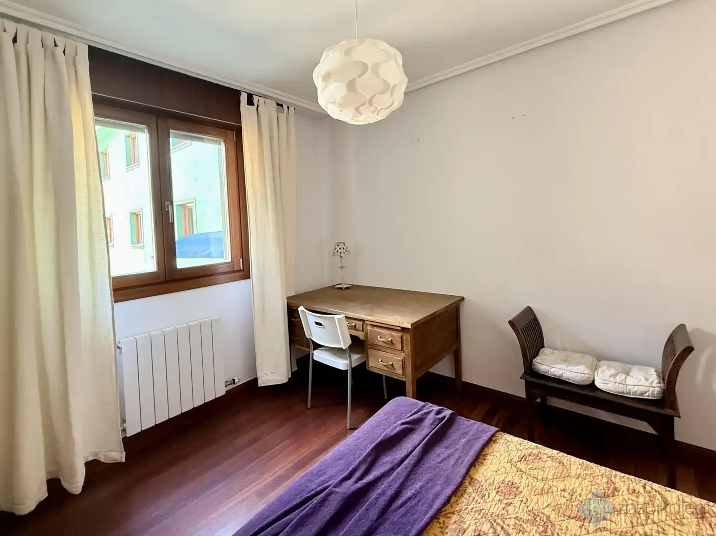 Bedroom of Flat for share in Bilbao   with Furnished