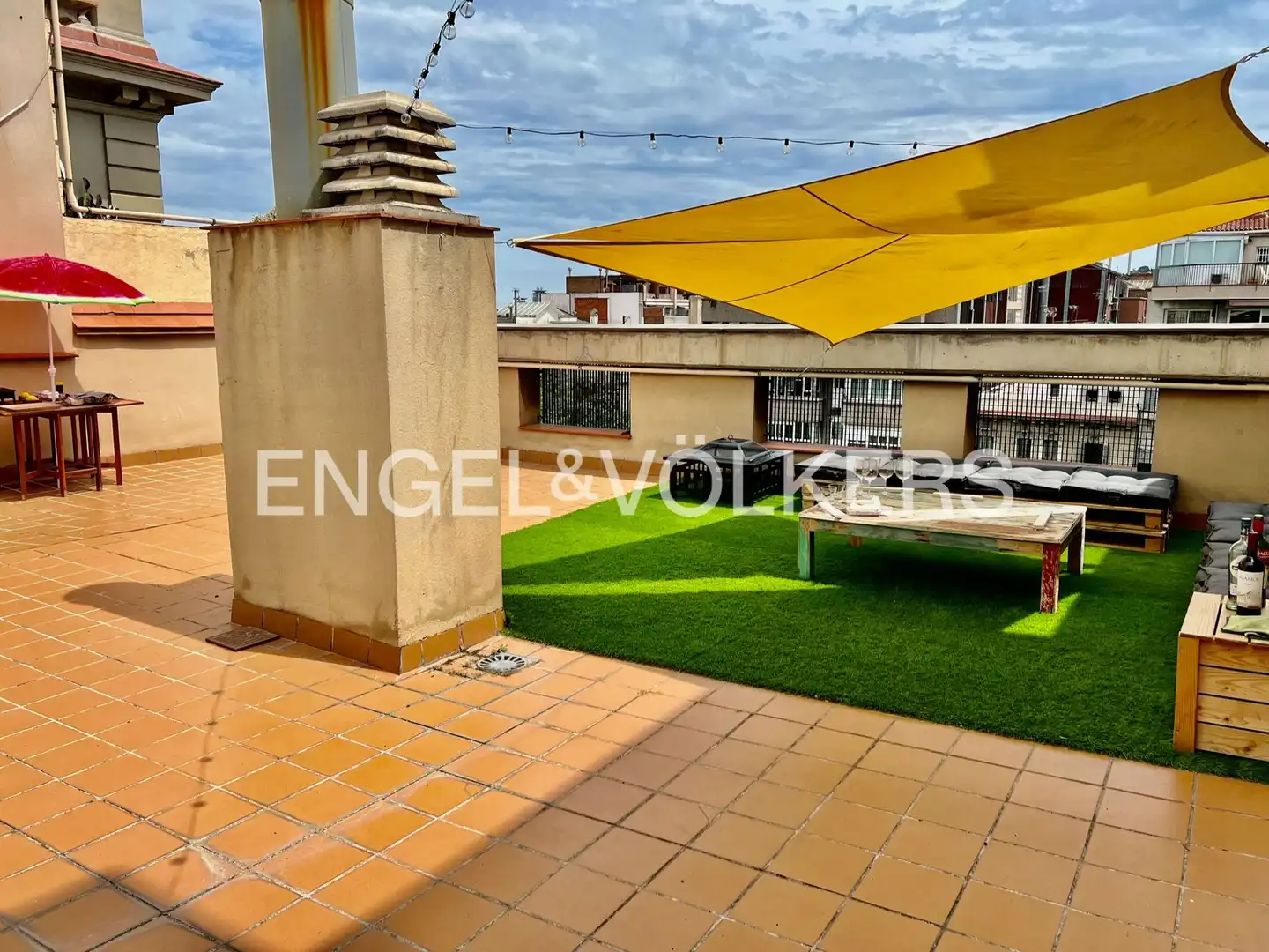 Terrasse von Dachboden zum Verkauf in Barcelona mit Klimaanlage, Heizung und Parkett
