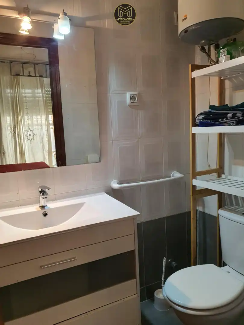 Bathroom of Duplexes for rent in Jaén  with Terrace and Balcony