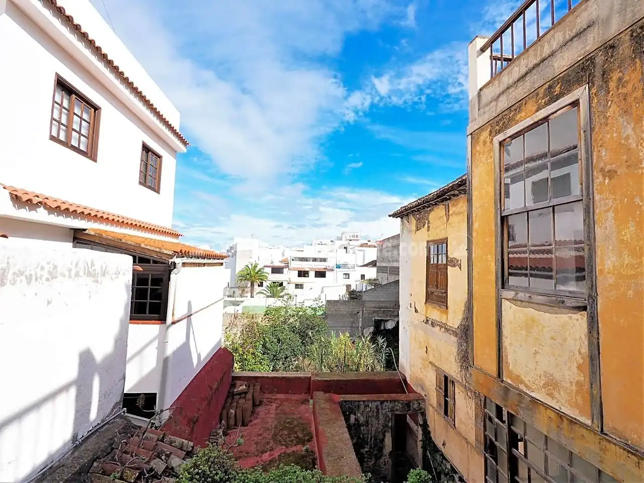 Vista exterior de Casa o xalet en venda en Icod de los Vinos amb Jardí privat