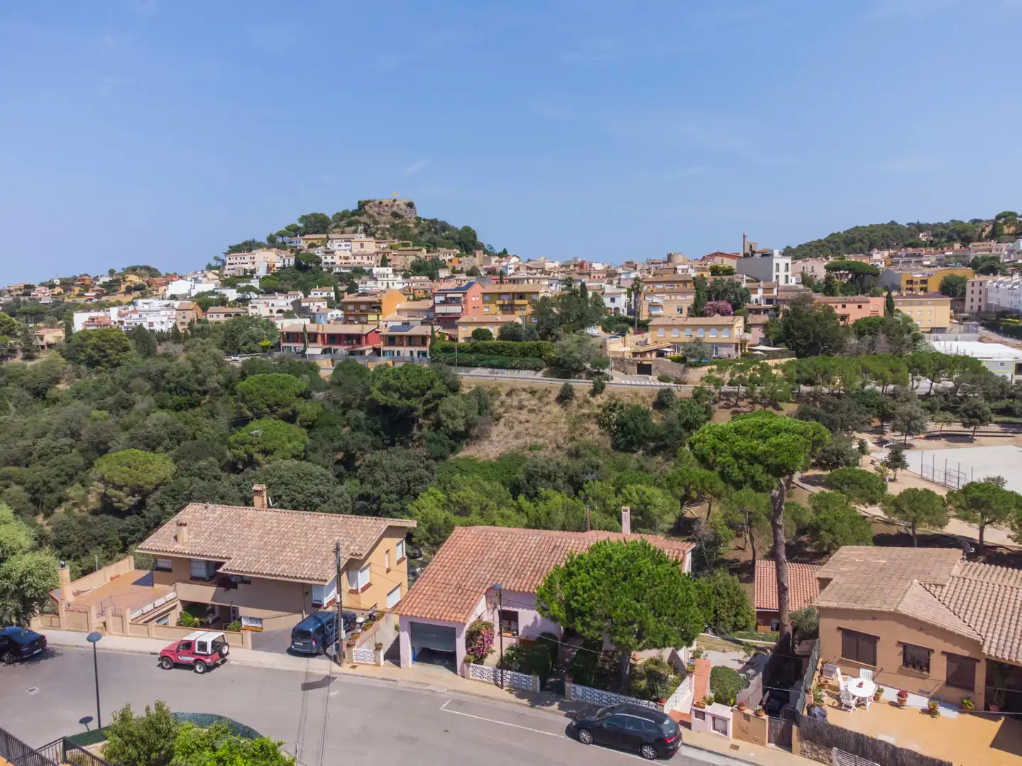Casa con terraza en venta en Carrer de Guillem de Bonadona 14, imagen 4