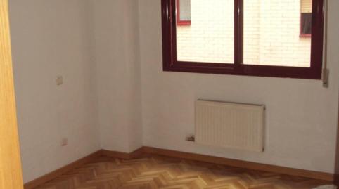 Foto 4 de Piso de alquiler en San Fermín, Madrid