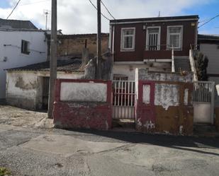 Vista exterior de Casa o xalet en venda en A Coruña Capital  amb Jardí privat