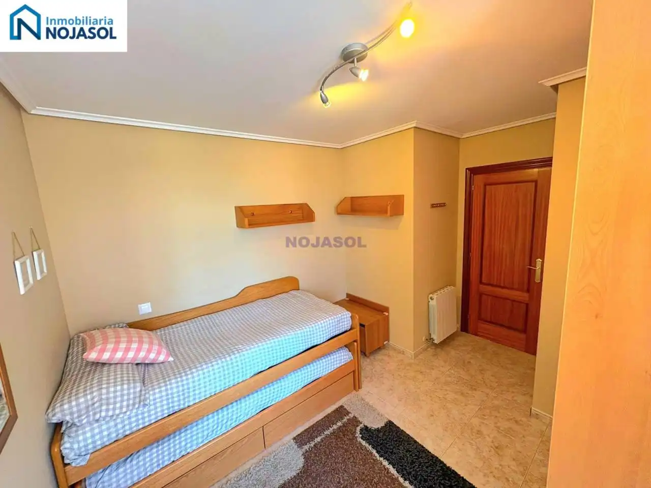 Schlafzimmer von Wohnung zur Miete in Noja mit Heizung, Terrasse und Möbliert