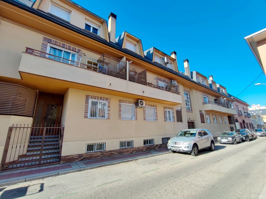 Vista exterior de Apartament en venda en Collado Villalba amb Calefacció, Parquet i Traster