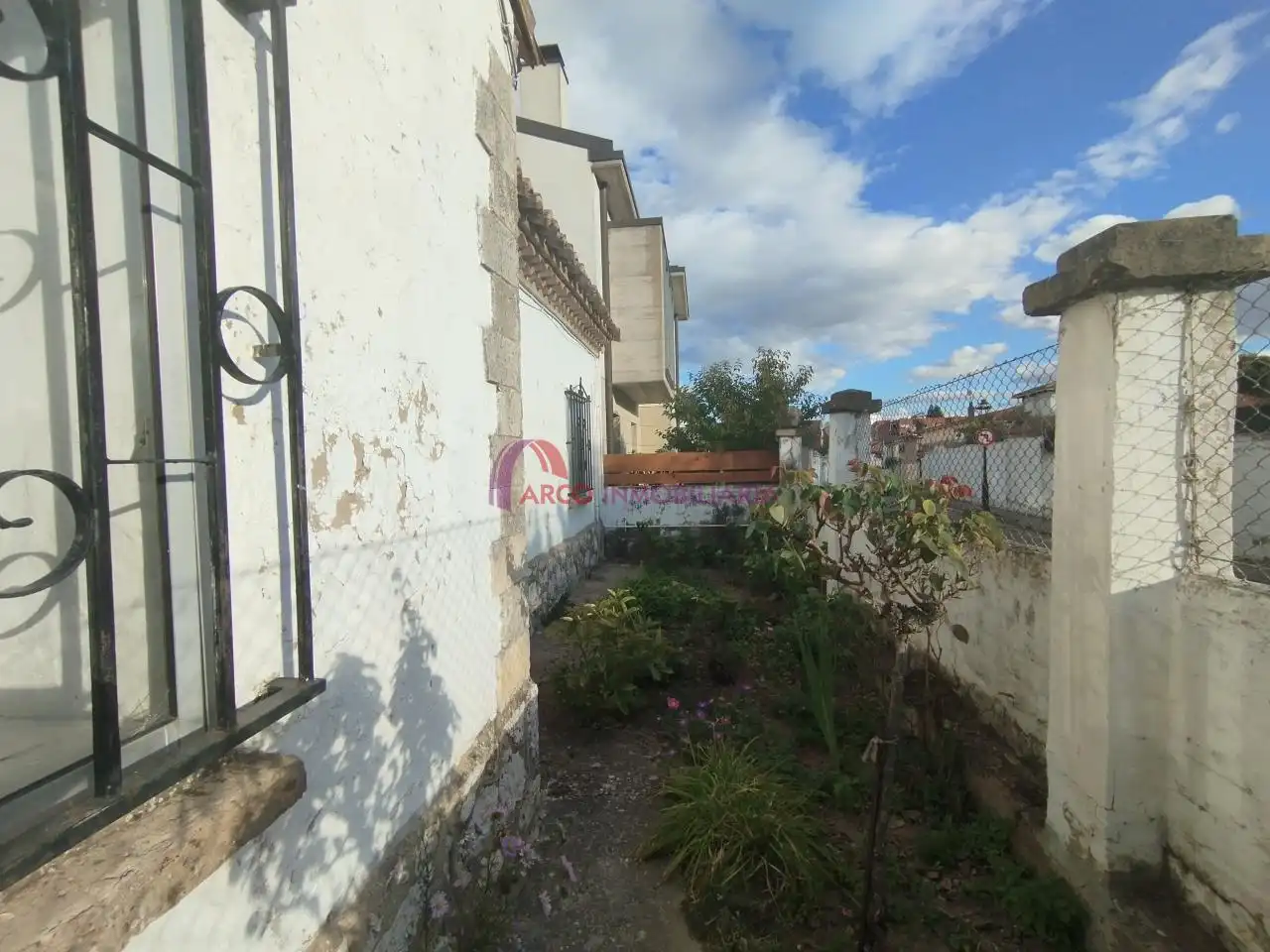 Vista exterior de Casa o chalet en venta en Burgos con Calefacción, Jardín privado y Parquet