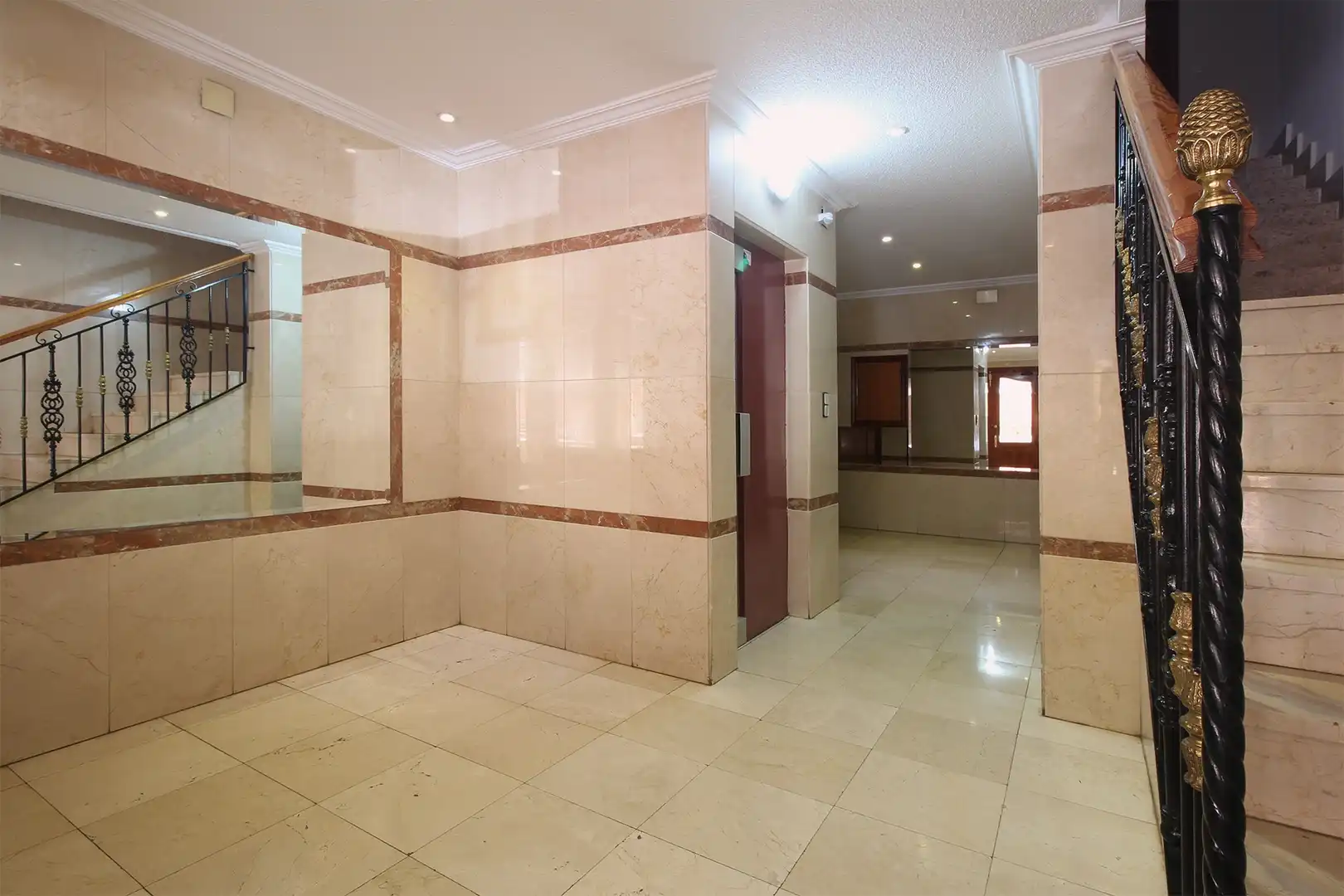 Flat for sale in Albacete  with Air Conditioner, Heating and Furnished