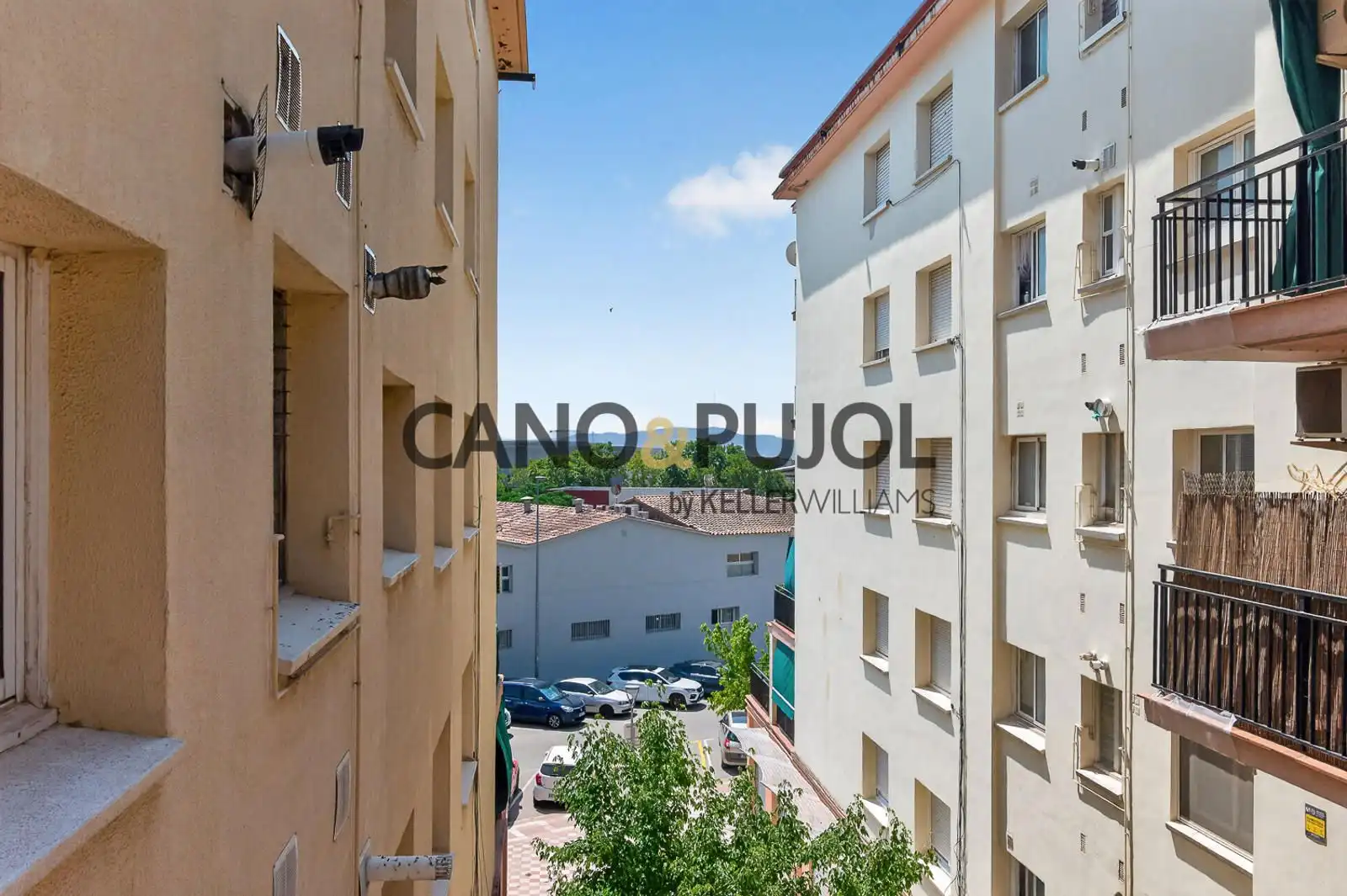 Vista exterior de Piso en venta en Palau-solità i Plegamans con Calefacción y Terraza