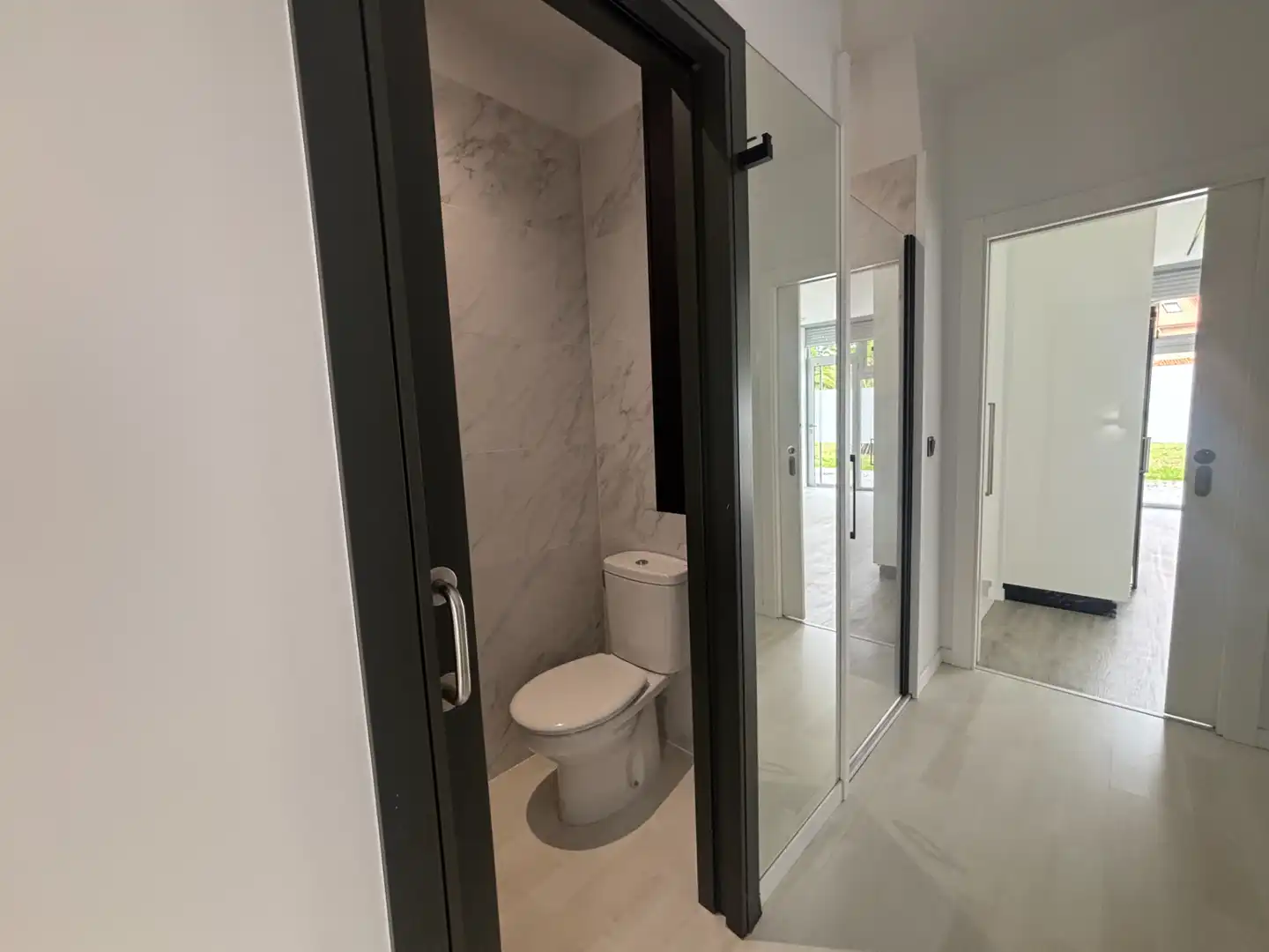Bathroom of Apartments for rent in Vigo   with Heating, Oven and Washing machine