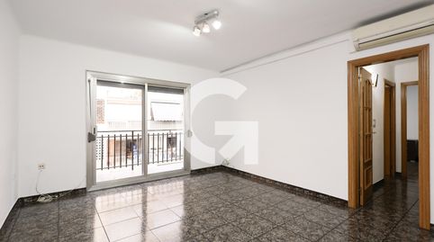 PISO DE 3 HABITACIONES, ASCENSOR Y BALCÓN