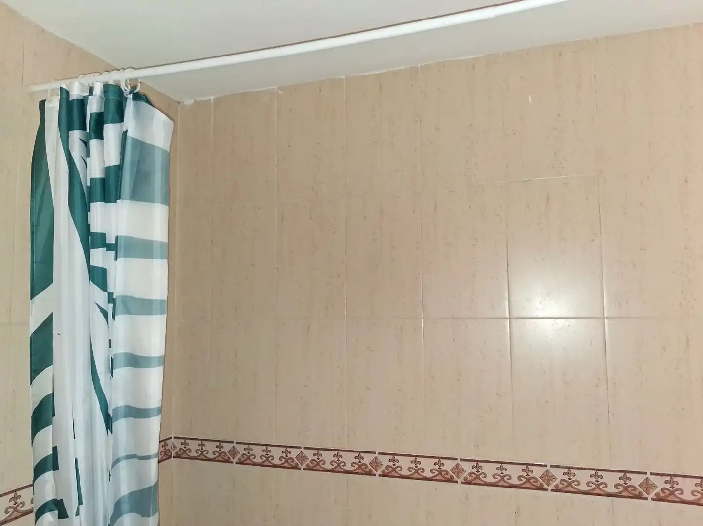 Baño de Casa adosada en venta en Osera de Ebro con Calefacción, Parquet y Terraza
