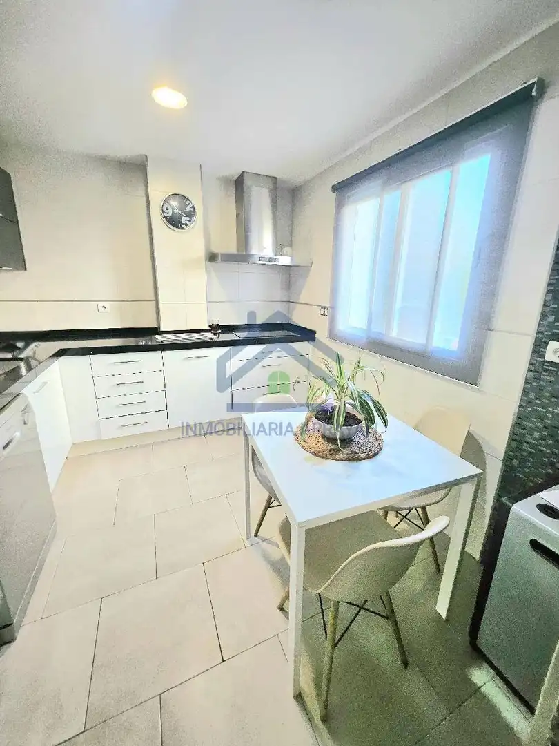 Vista exterior de Casa o chalet en venta en Ogíjares con Aire acondicionado y Balcón
