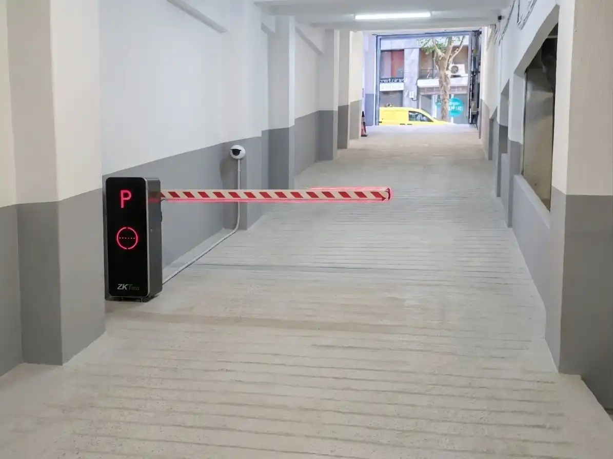 Parkplatz von Garage zur Miete in Donostia - San Sebastián  mit Alarm