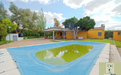 Piscina de Casa o xalet en venda en Badajoz Capital amb Aire condicionat