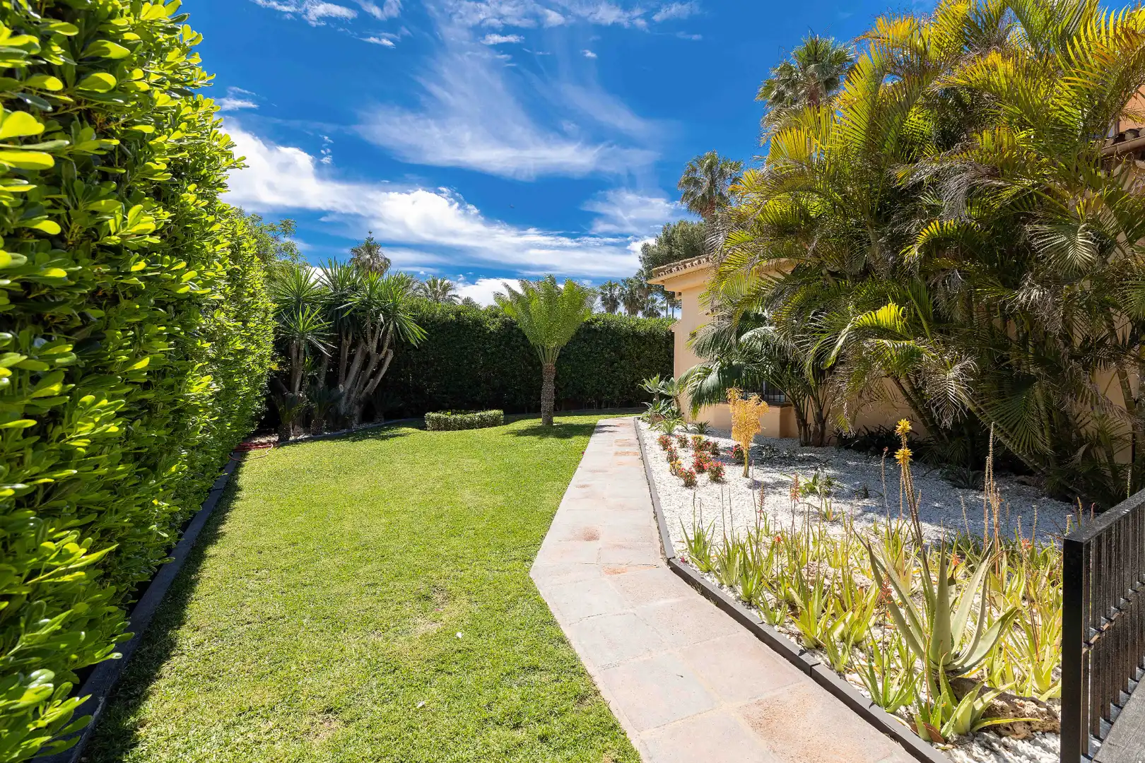 Jardí de Casa o xalet en venda en Málaga amb Aire condicionat, Calefacció i Jardí privat