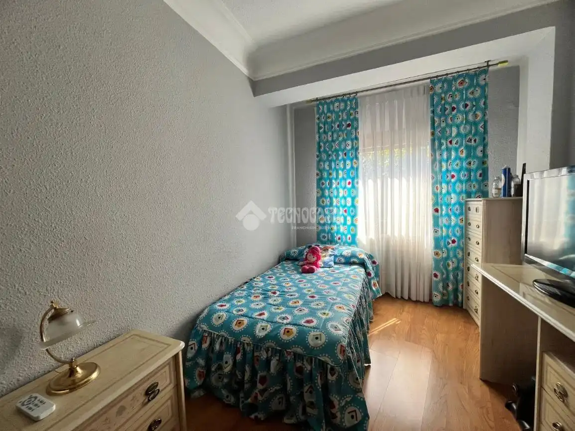 Bedroom of Flat for sale in Zaragoza  with Storage room