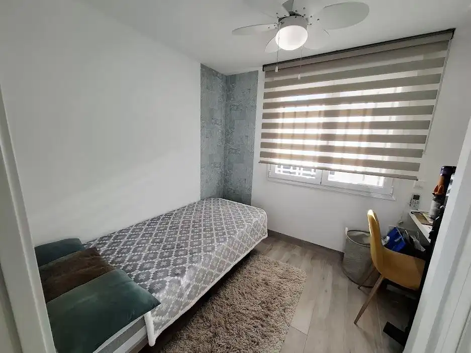 Habitación de Apartamento en venta en Marbella con Jardín privado, Amueblado y Alarma