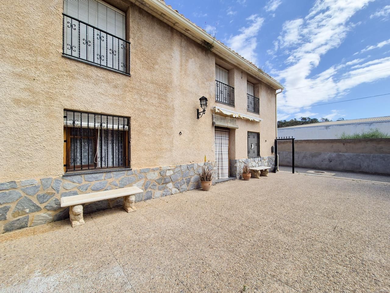 Vista exterior de Casa o xalet en venda en Monóvar  / Monòver amb Piscina comunitària
