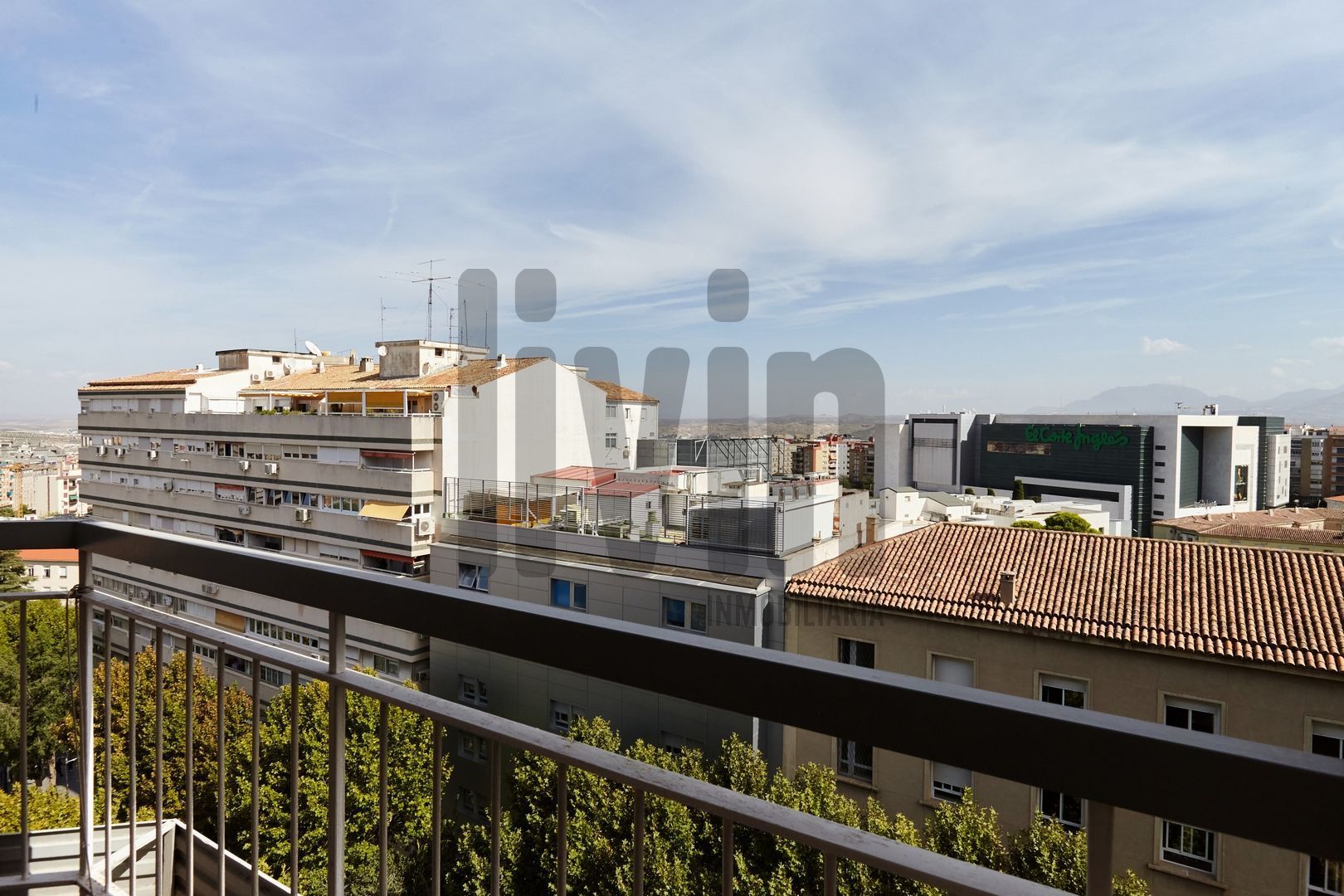 Vista exterior de Piso en venta en  Jaén Capital con Aire acondicionado