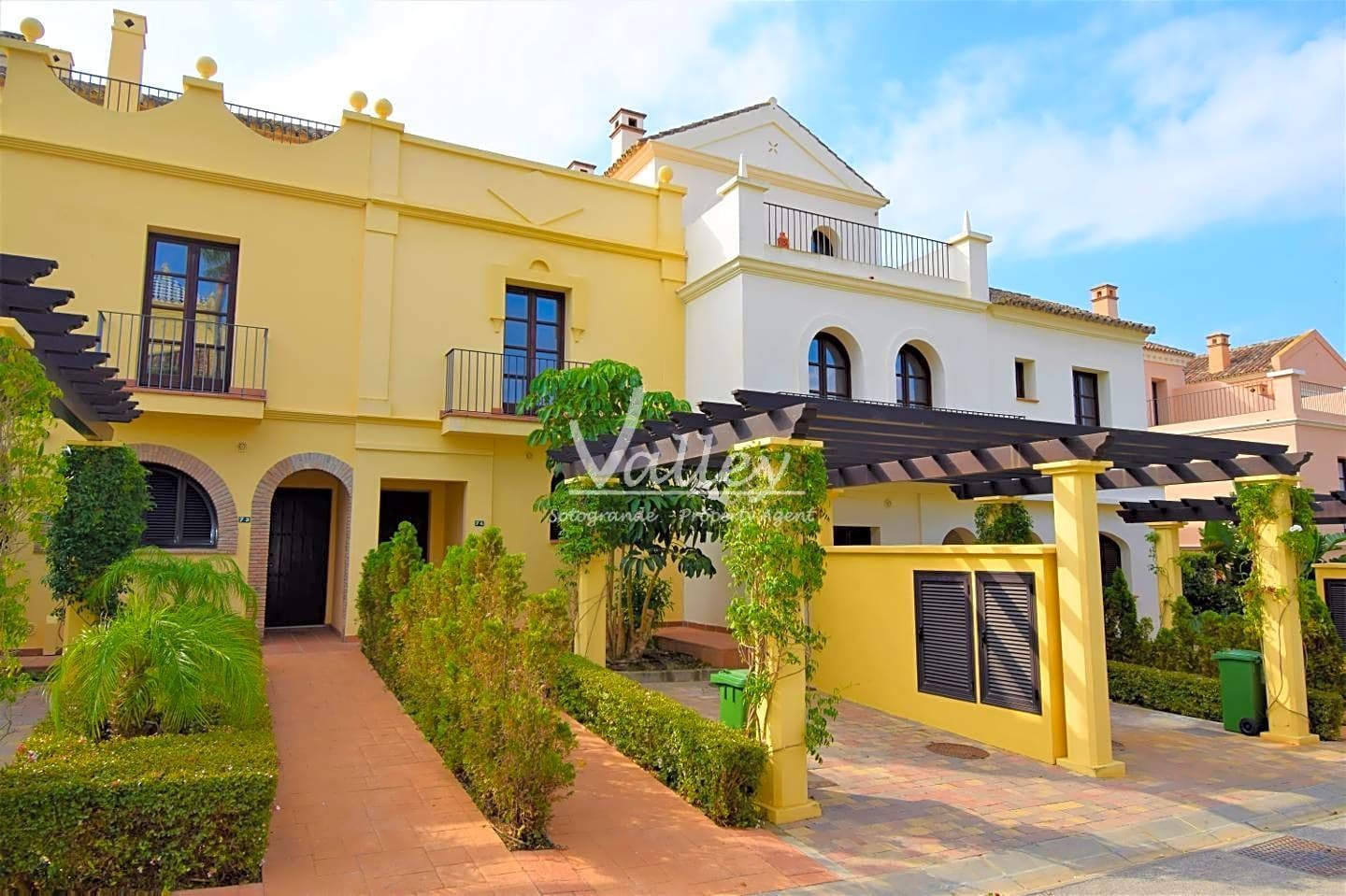 Vista exterior de Casa o xalet en venda en Sotogrande amb Terrassa