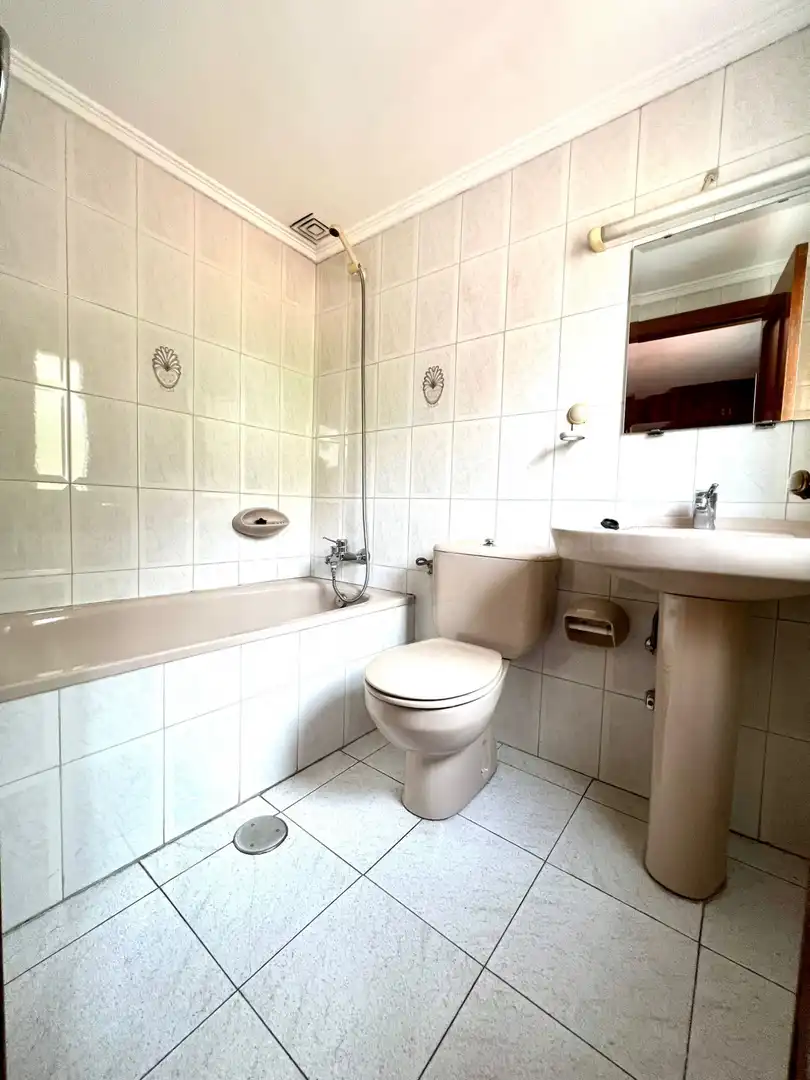 Badezimmer von Geschaftsraum zum Verkauf in Aller