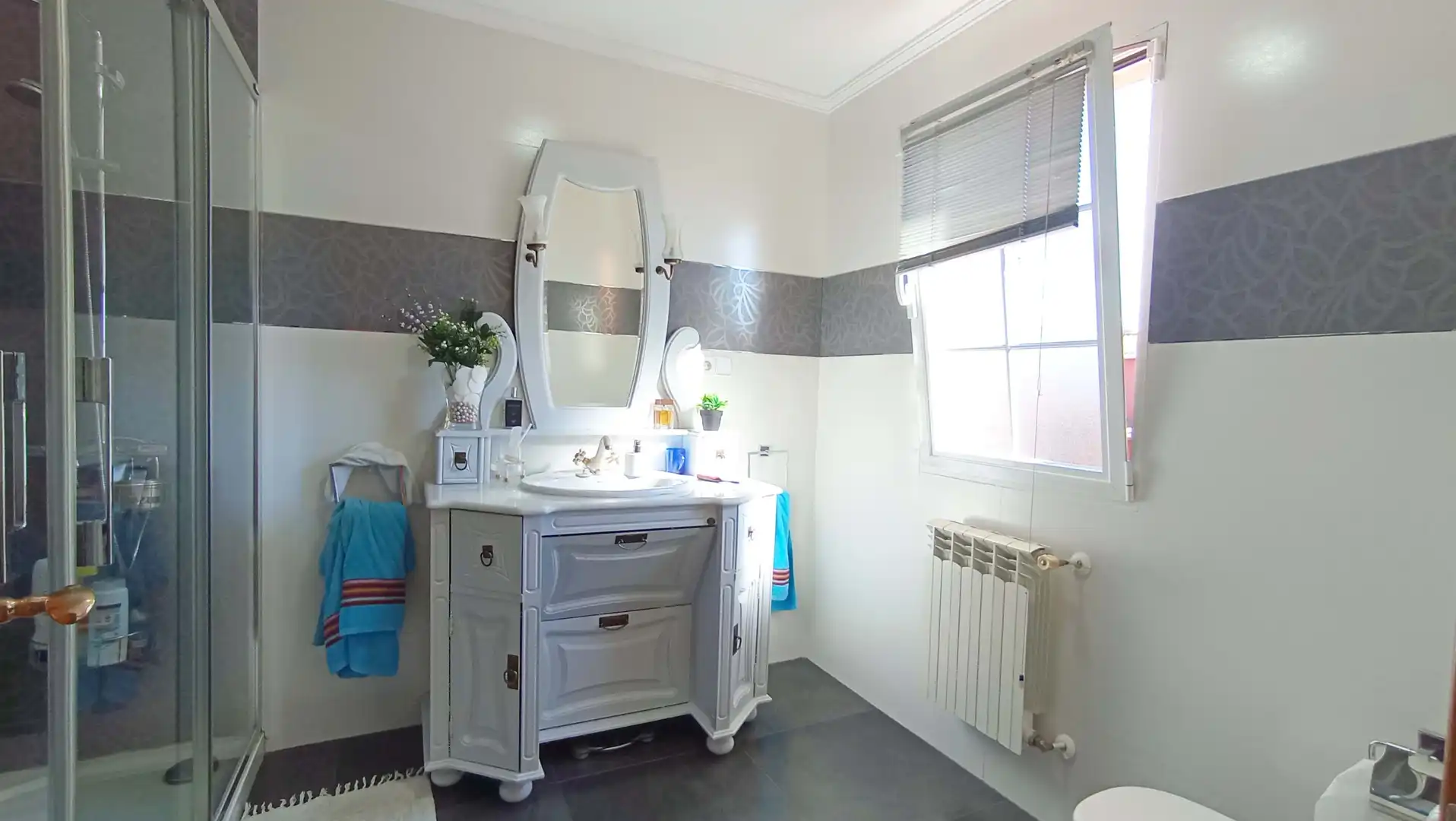 Bathroom of Houses for sale in Meco  with Heating, Terrace and Swimming Pool