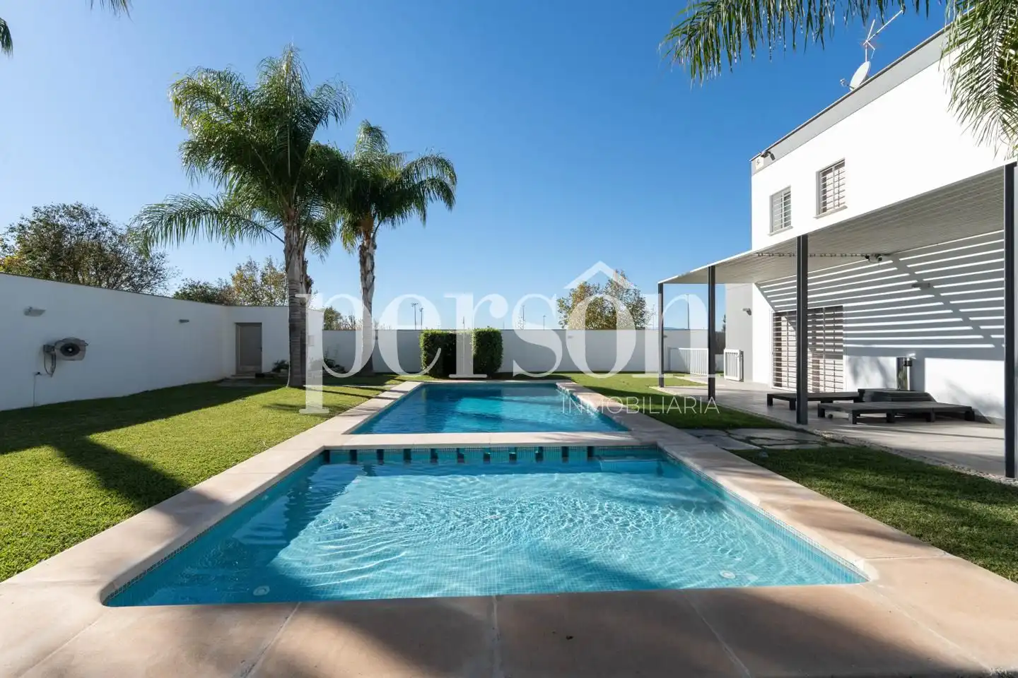 Piscina de Casa o chalet en venta en La Pobla de Vallbona con Aire acondicionado, Calefacción y Jardín privado