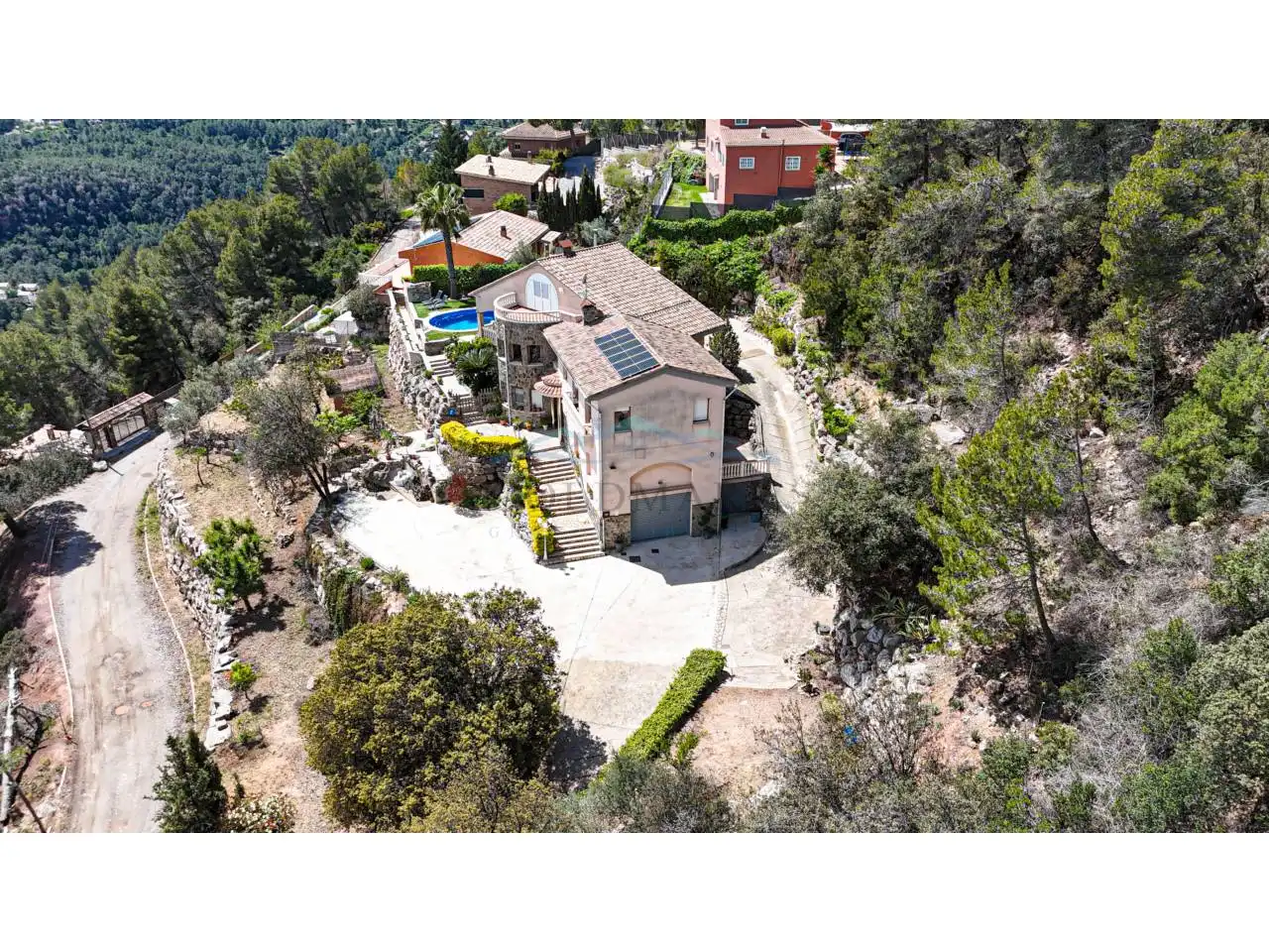 Vista exterior de Casa o xalet en venda en Corbera de Llobregat amb Aire condicionat, Calefacció i Jardí privat